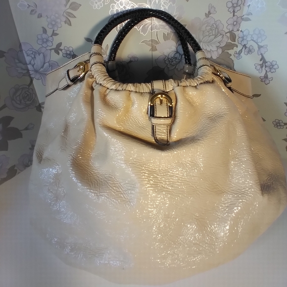 Gorgeous Badgley Mischka Large Bag, Tote, Purse, Cream colour Patent Leather. - Picture 2 of 12